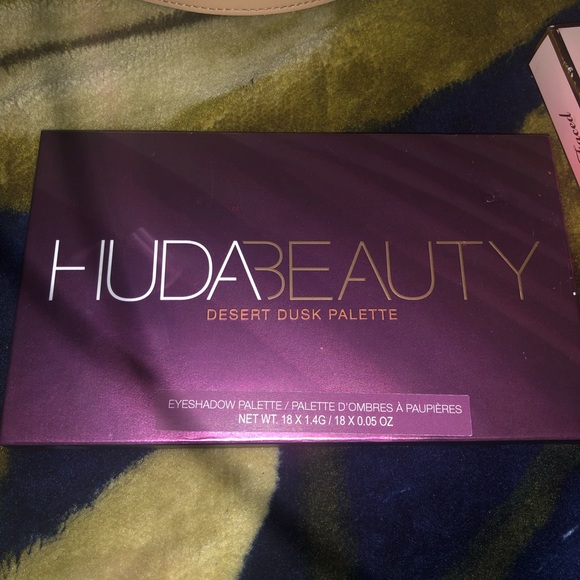Huda beauty desert dusk eyeshadow palette - Picture 1 of 7